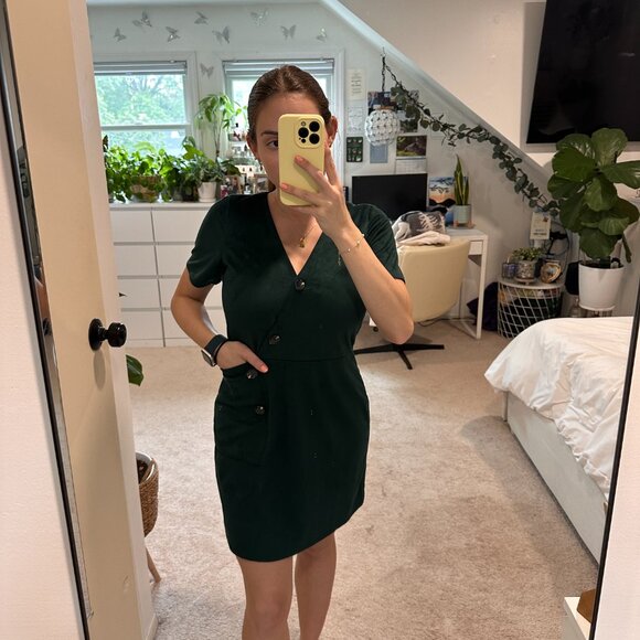 Trafaluc by Zara Green Velvet Dress with Buttons & Pockets - Picture 2 of 7